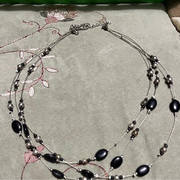 Jewelry - Free! With bundle purchase! 3 Tier Short Beaded Necklace